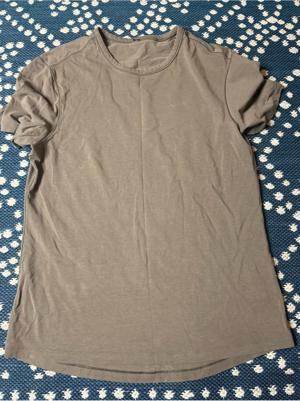 Lululemon tshirt